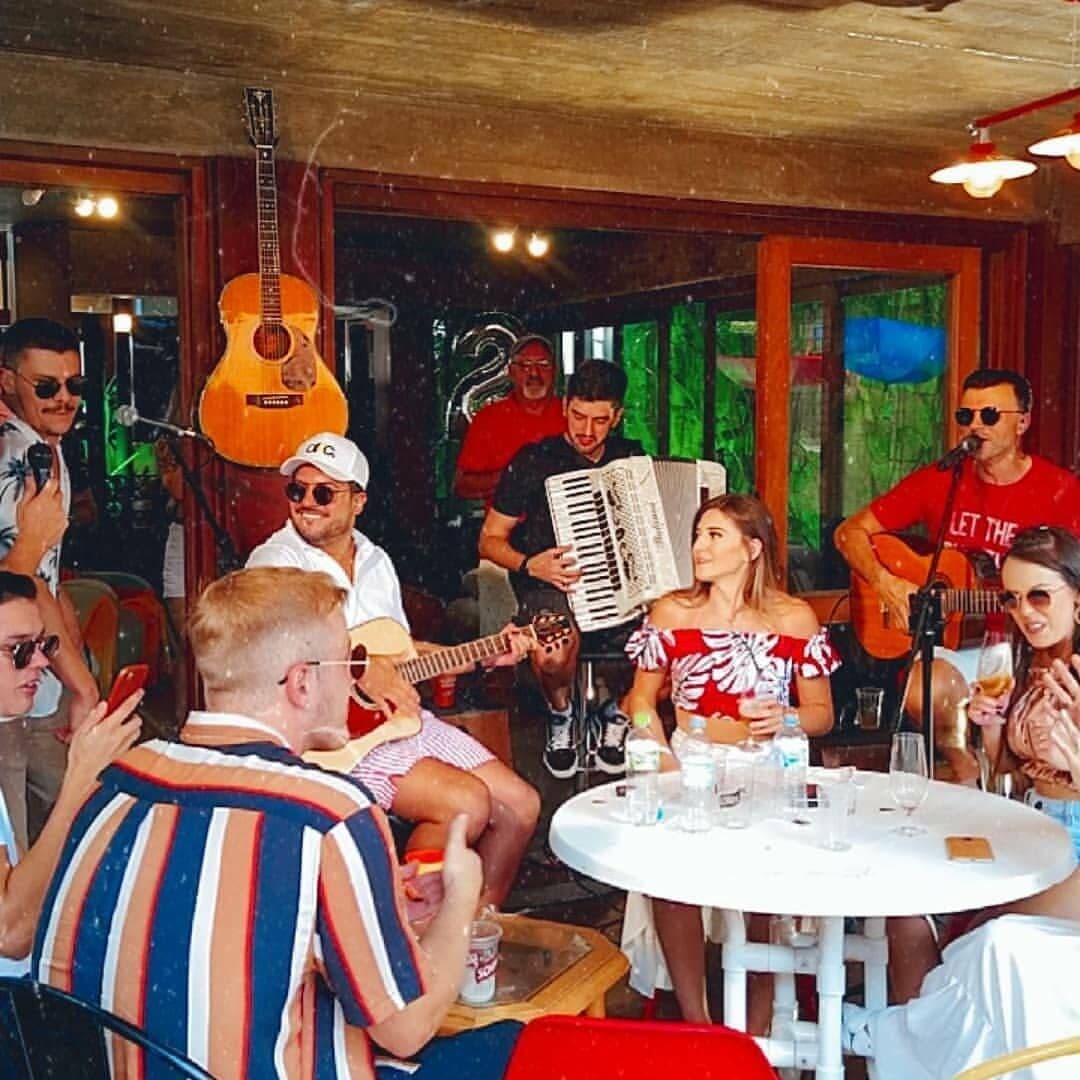 Registro de Viny Leite em shows, encontros e bastidores