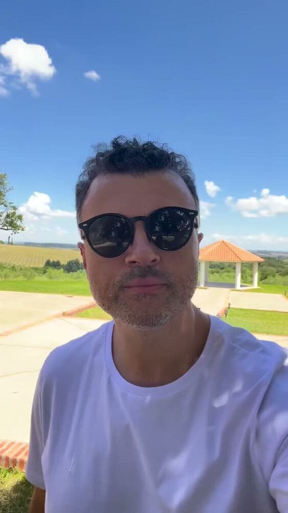 Vídeo de Viny Leite em apresentação e bastidores