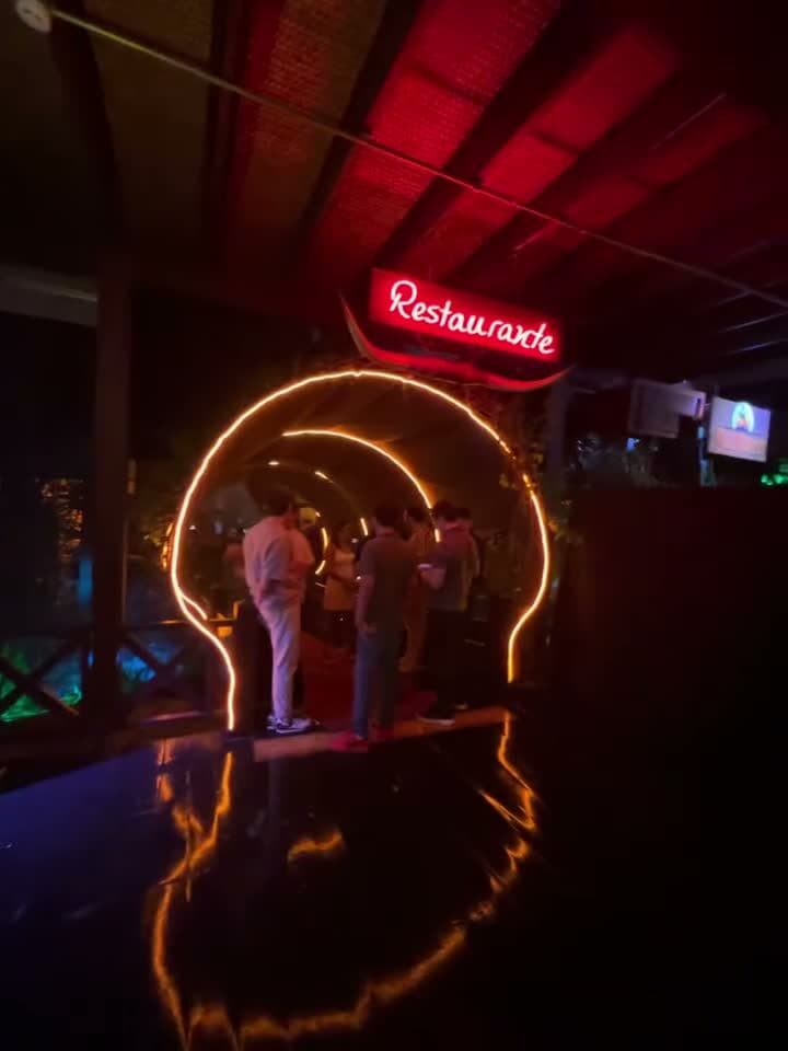 Vídeo de Viny Leite em apresentação e bastidores