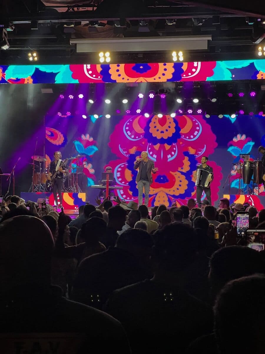 Registro de Viny Leite em shows, encontros e bastidores