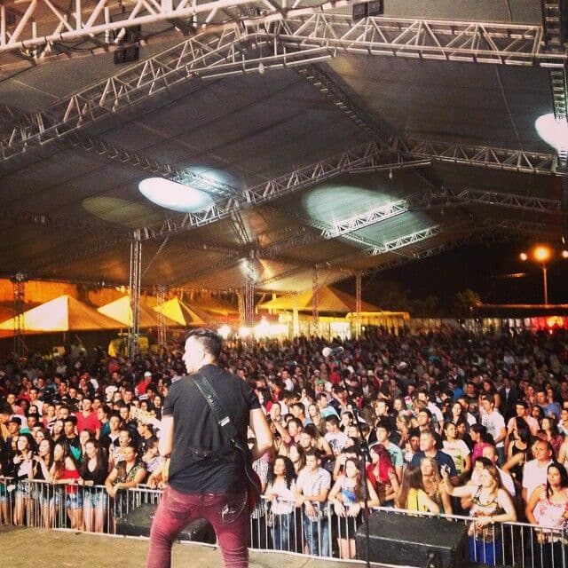 Registro de Viny Leite em shows, encontros e bastidores